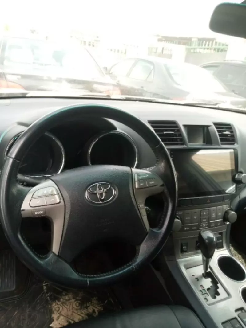 Toyota Highlander   - 2009