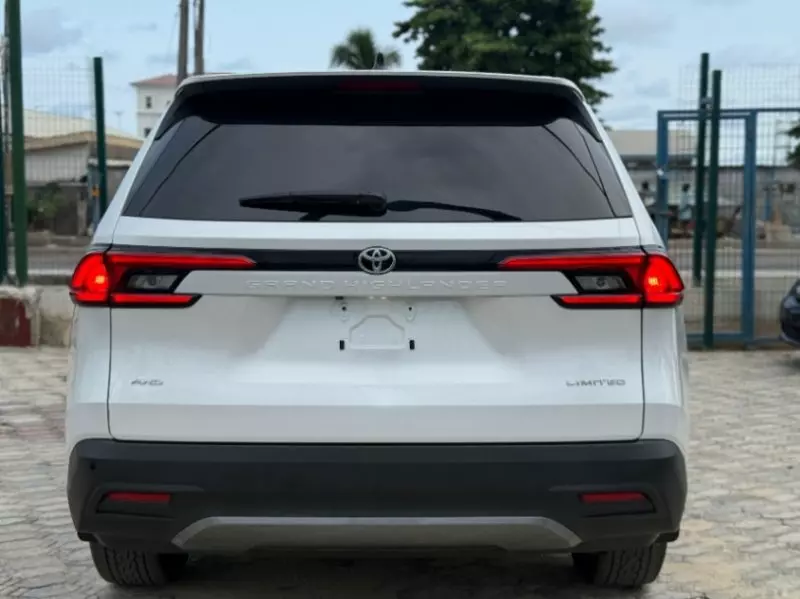 Toyota Grand Highlander   - 2024