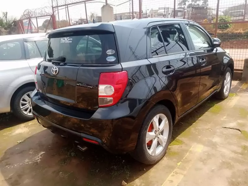 Toyota Ist    - 2012