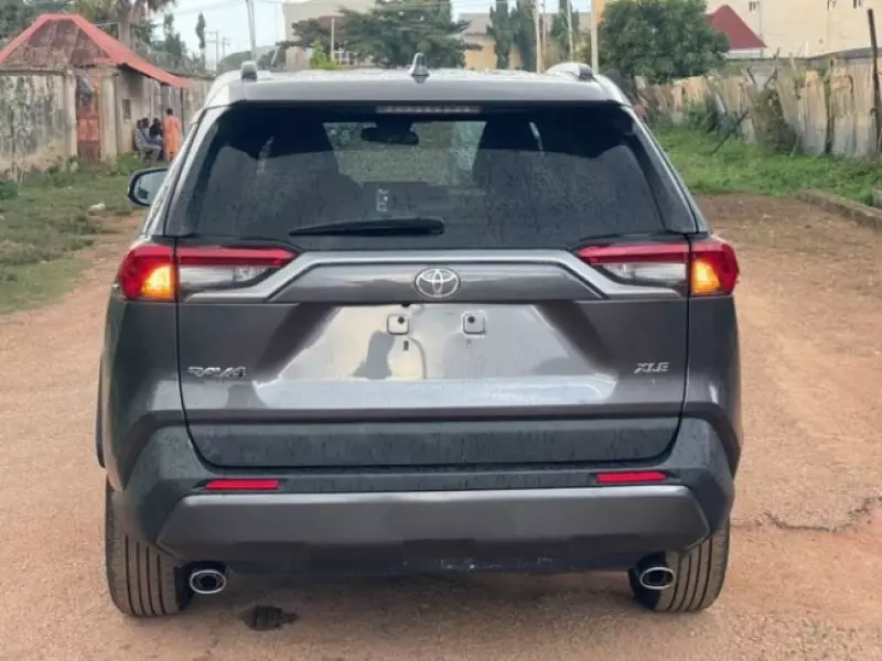 Toyota RAV 4   - 2021