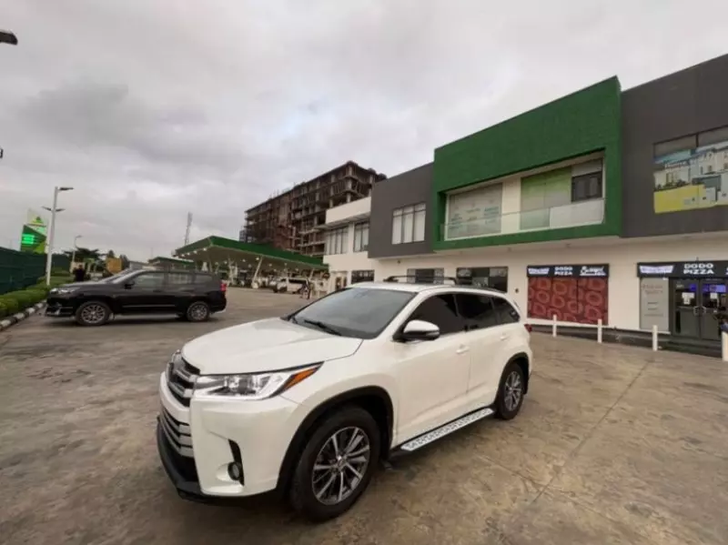 Toyota Highlander   - 2019