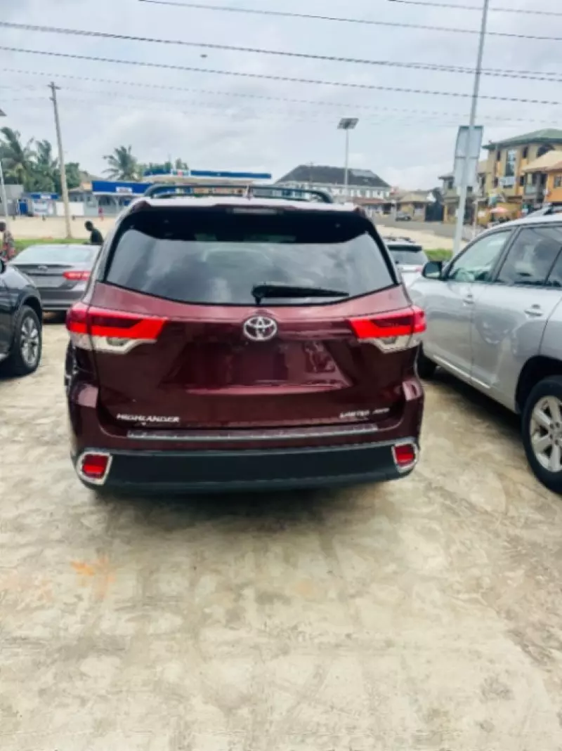 TOYOTA Highlander   - 2017