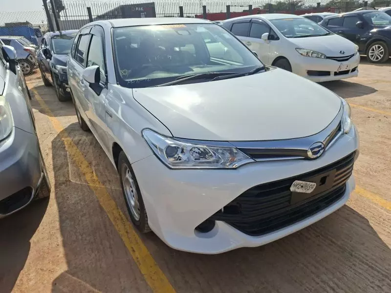 TOYOTA Fielder hybrid    - 2016