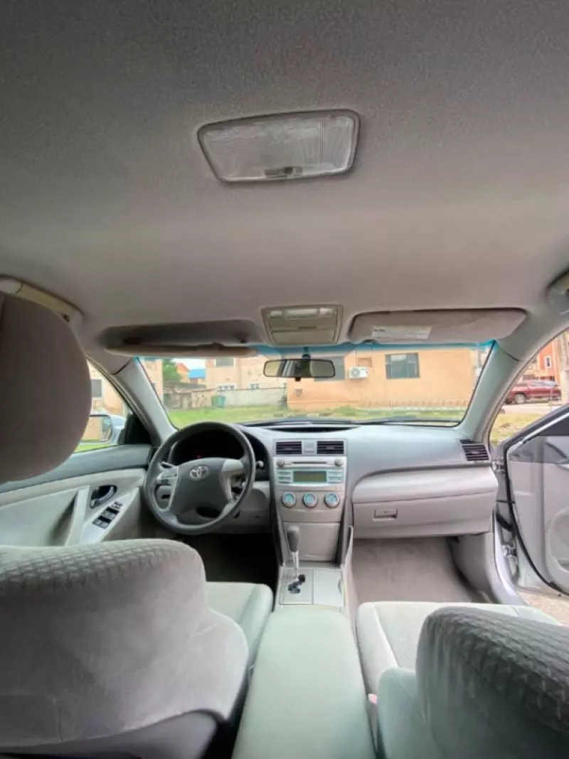 TOYOTA Camry - 2009