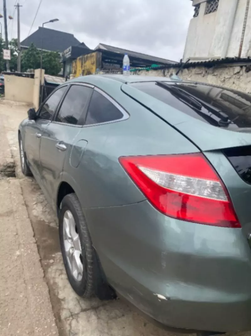 Honda Crosstour   - 2010