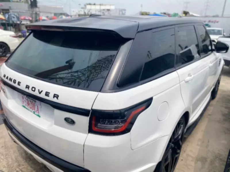 Land Rover Range Rover Sport   - 2015