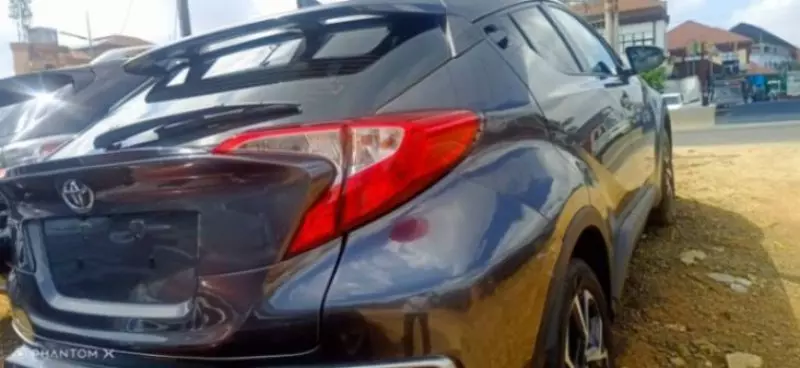 Toyota C-HR   - 2021