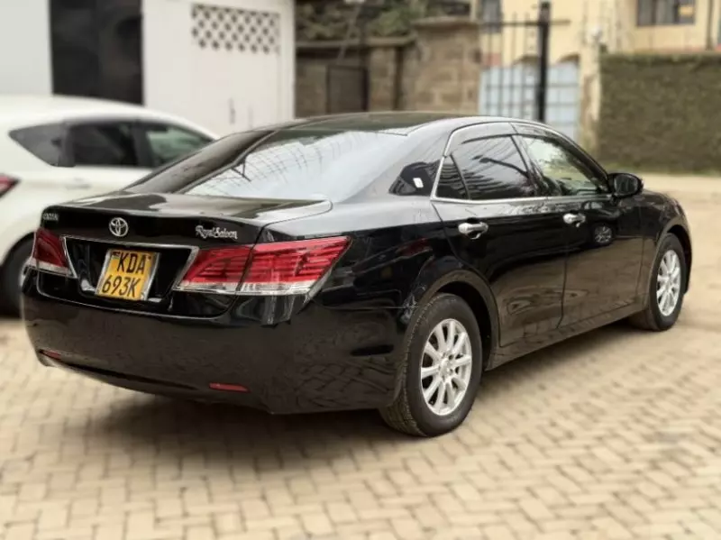 TOYOTA Crown   - 2013
