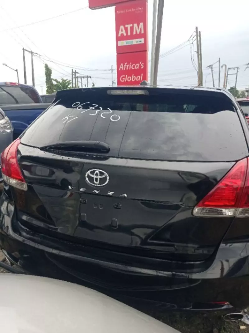 Toyota Venza   - 2014