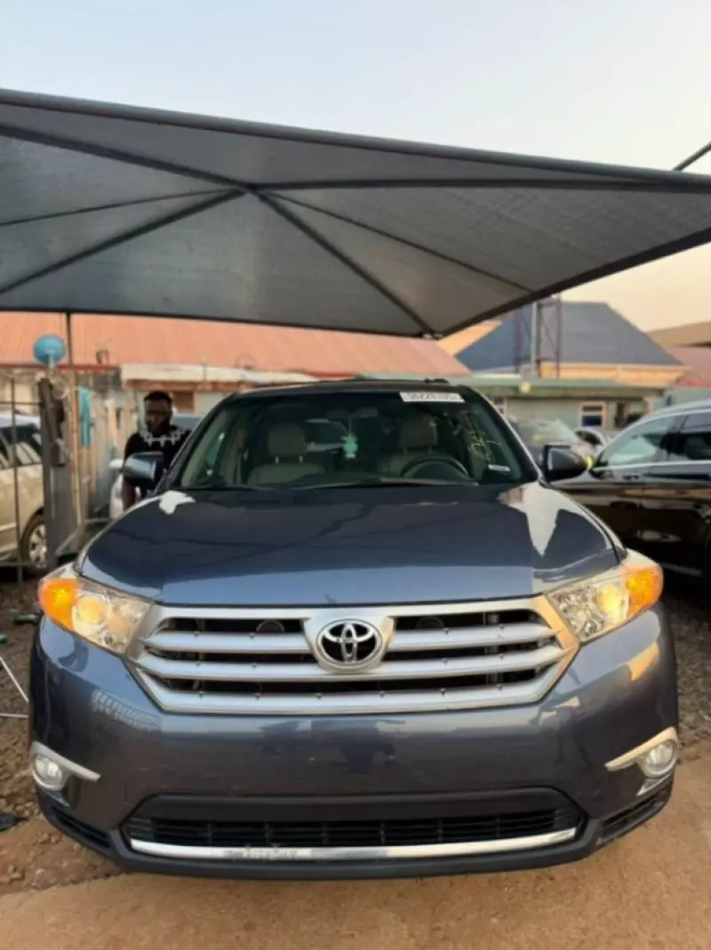 TOYOTA Highlander   - 2011