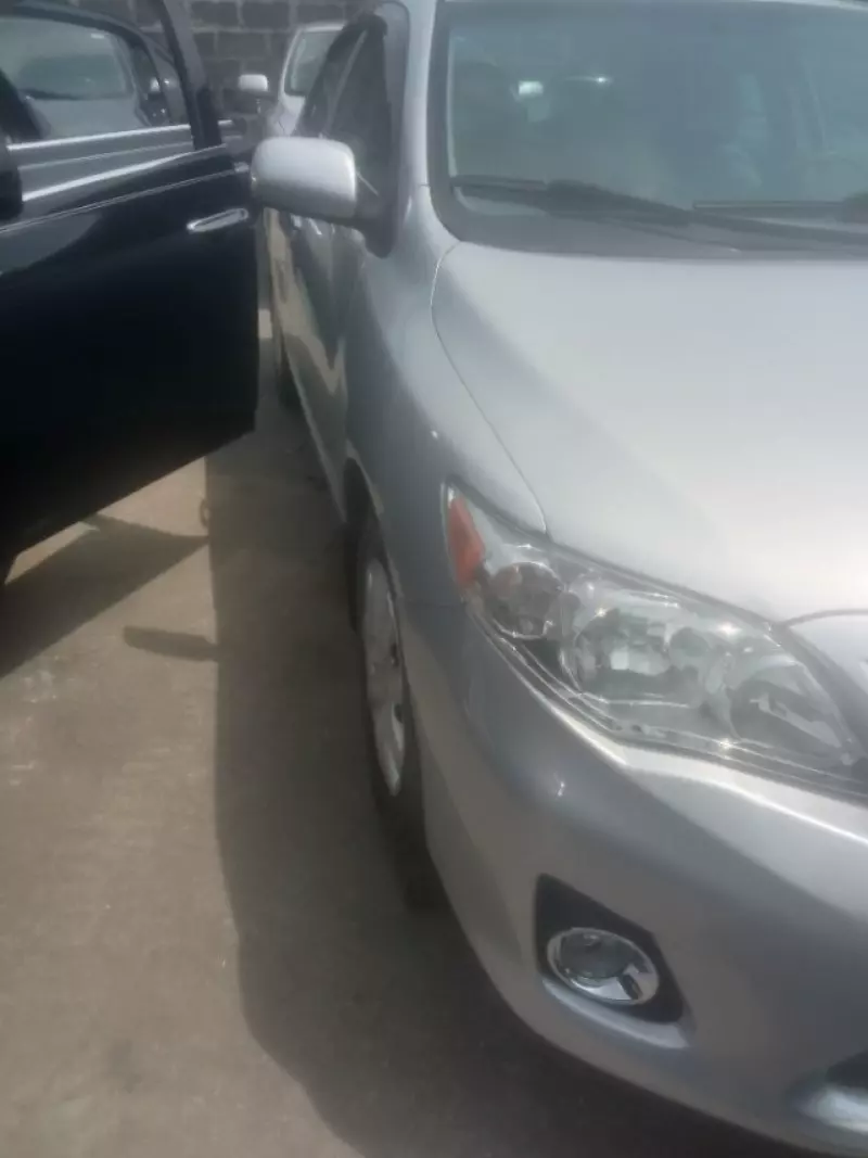 Toyota Corolla   - 2010