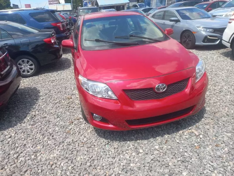 Toyota Corolla   - 2010