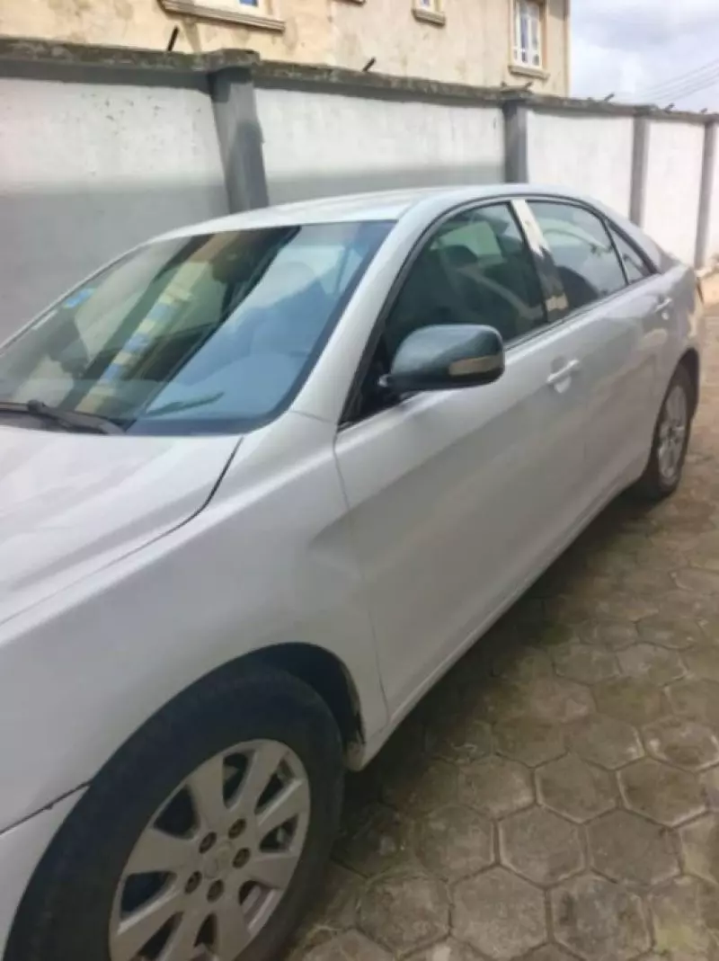 Toyota Camry - 2010