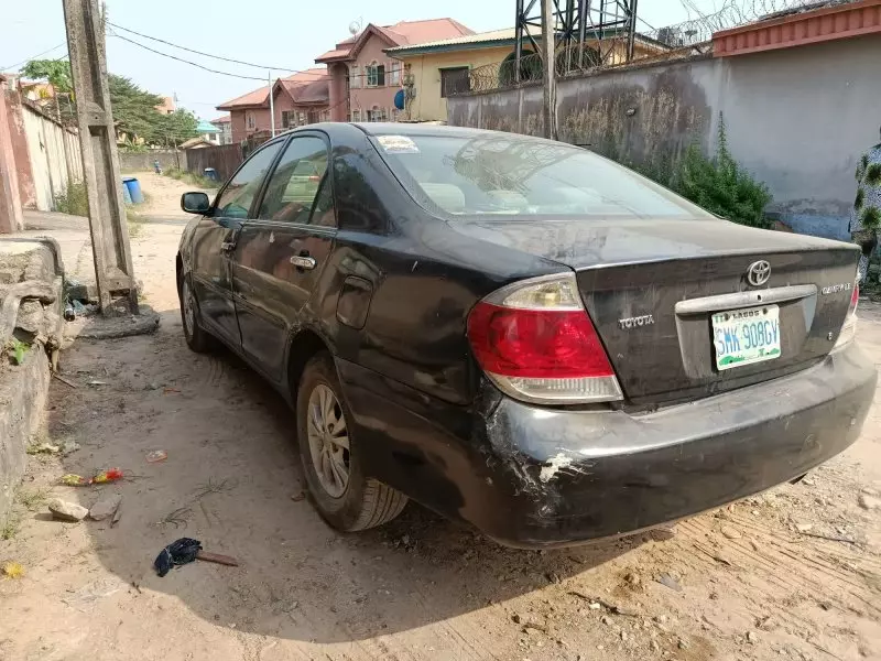 Toyota Camry - 2006
