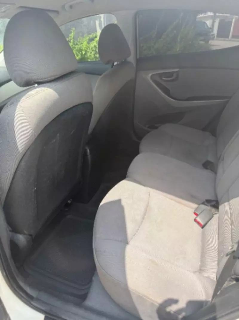 Hyundai Elantra   - 2013