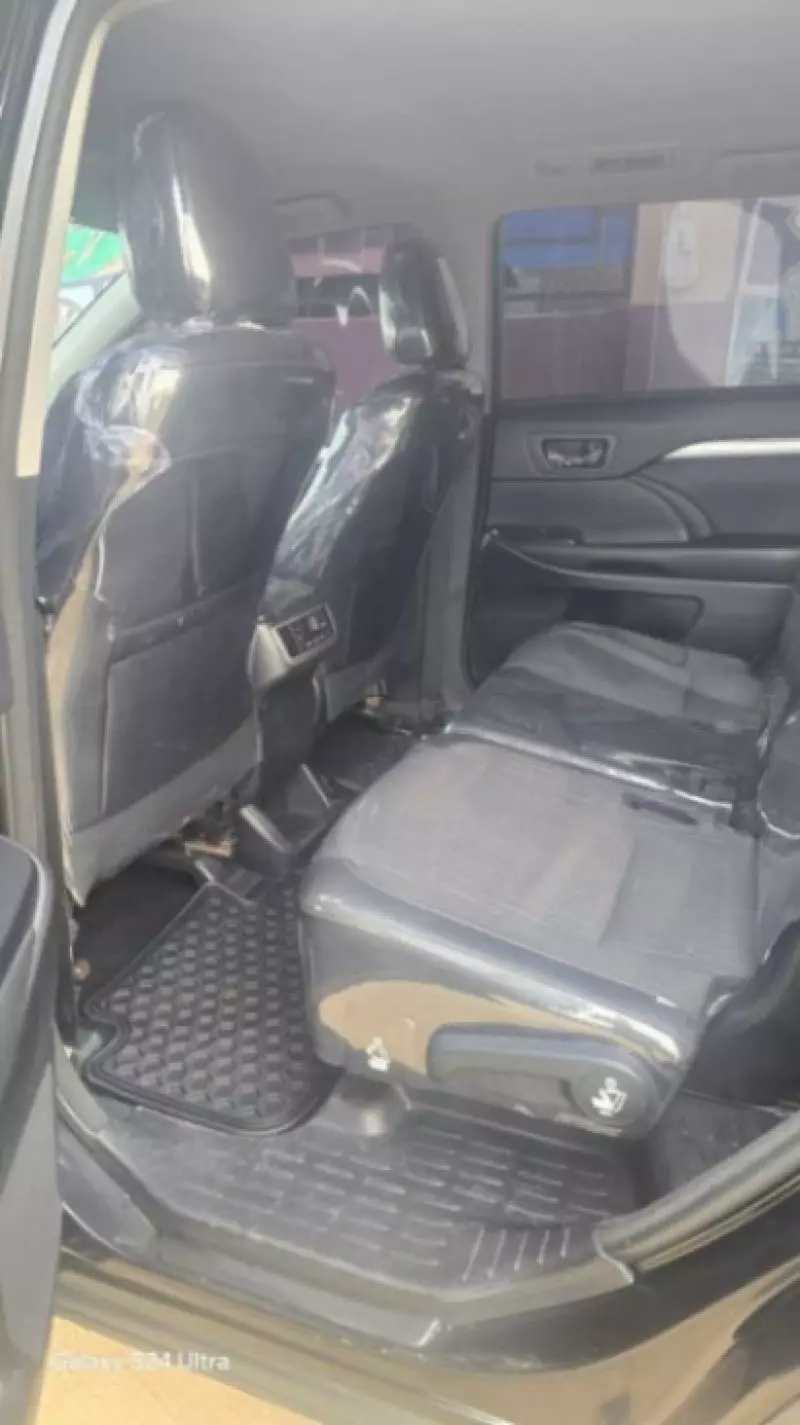 Toyota Highlander   - 2016
