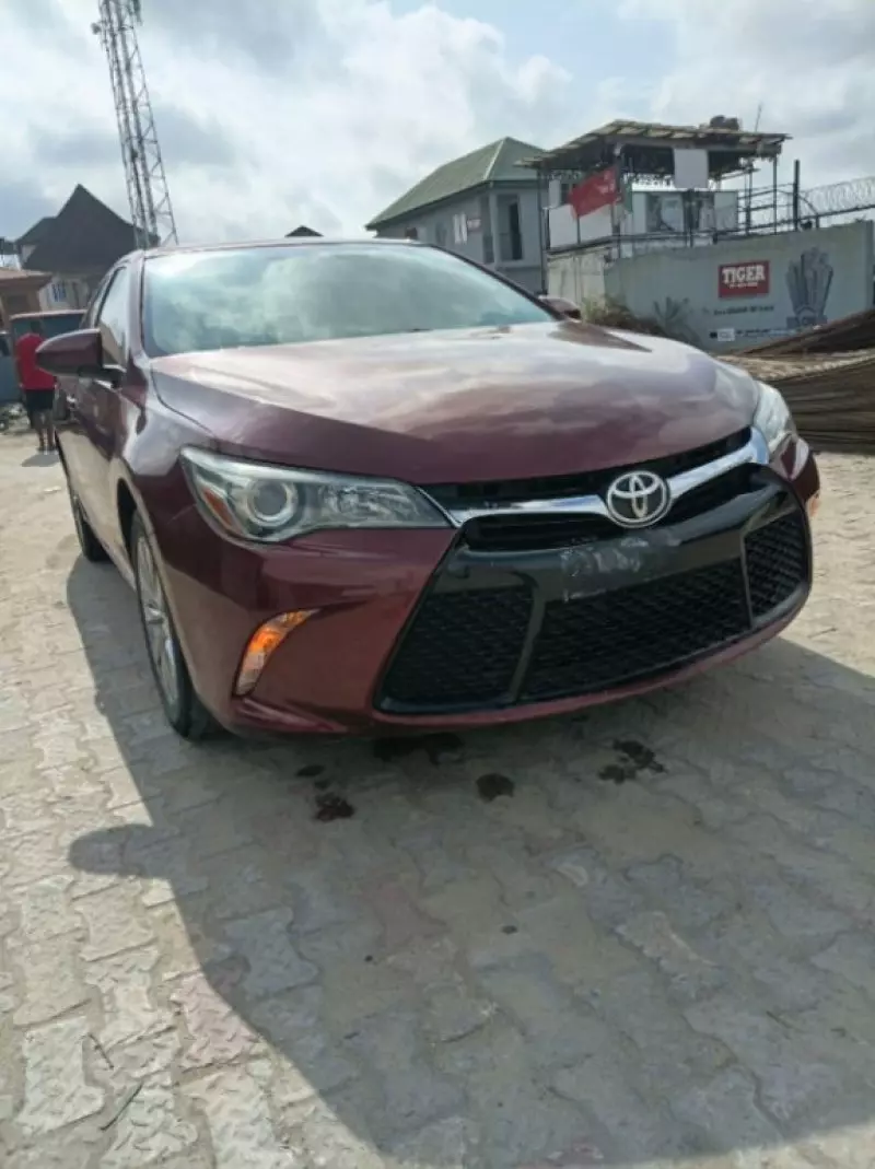 TOYOTA Camry - 2016