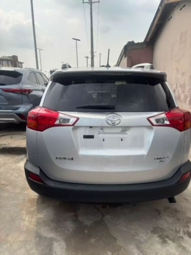 Toyota RAV 4   - 2013