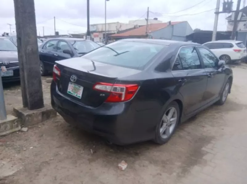 TOYOTA Camry   - 2012