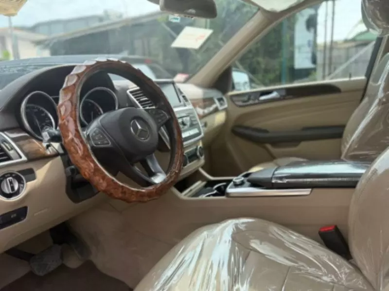 Mercedes-Benz ML 350   - 2012