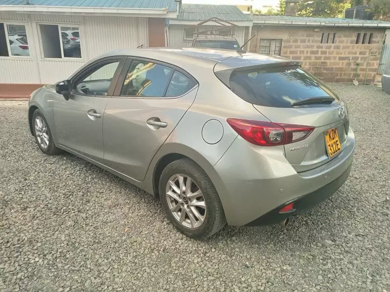 Mazda 3 - 2015