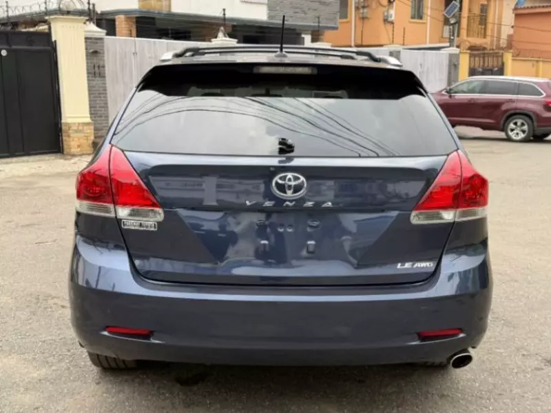 Toyota Venza   - 2015