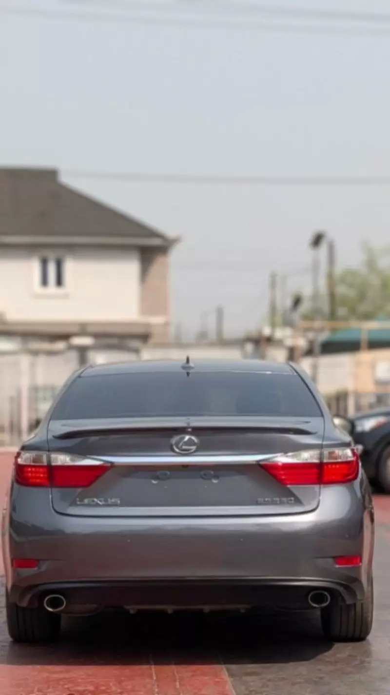 Lexus ES   - 2013