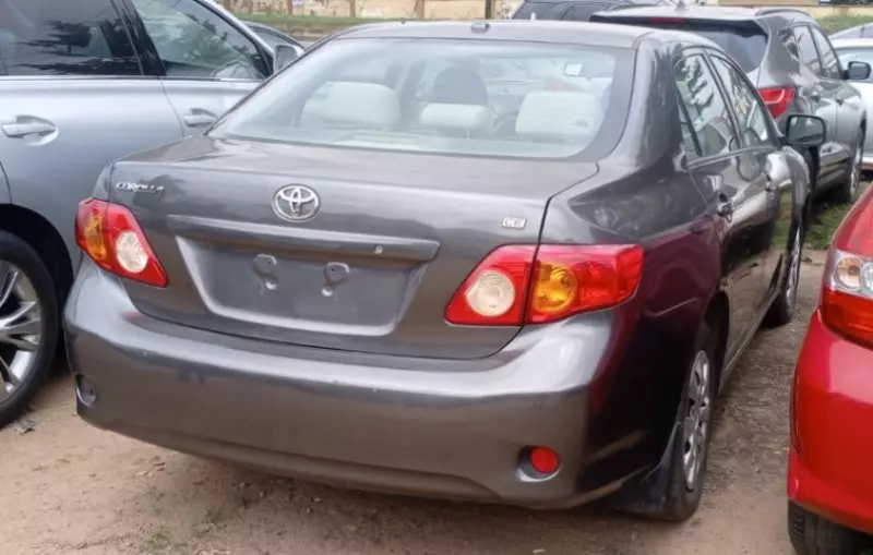 Toyota Corolla   - 2009