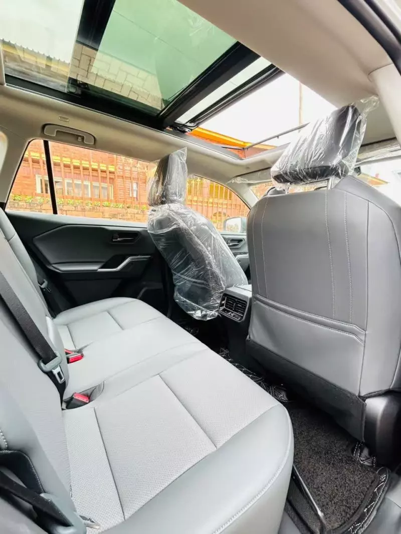 TOYOTA RAV 4   - 2025