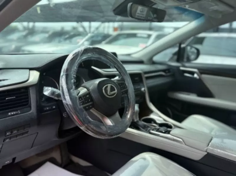 Lexus RX   - 2019