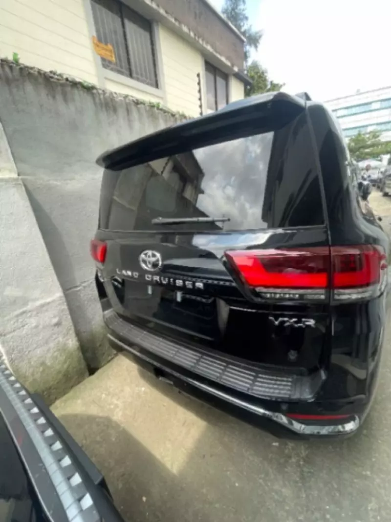 TOYOTA Land Cruiser   - 2025