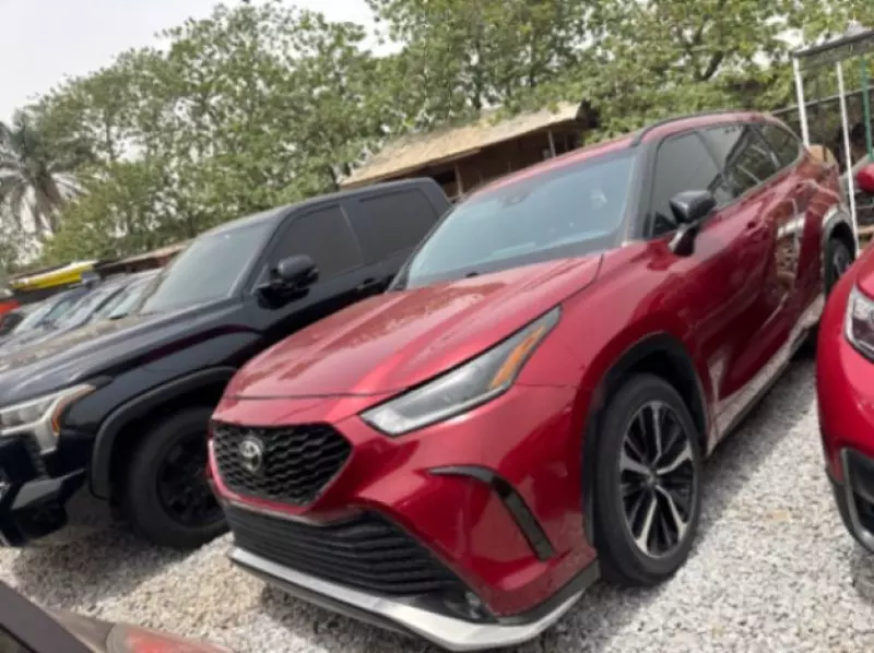 Toyota Highlander   - 2022