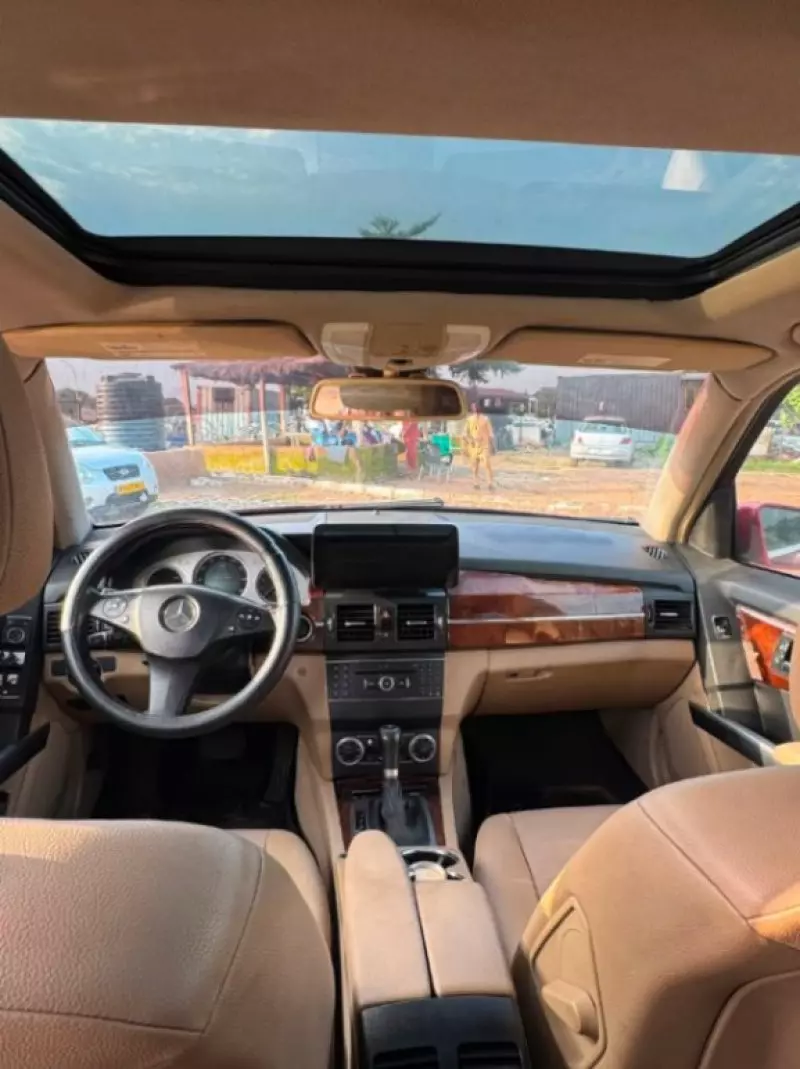 Mercedes-Benz GLK 350   - 2010