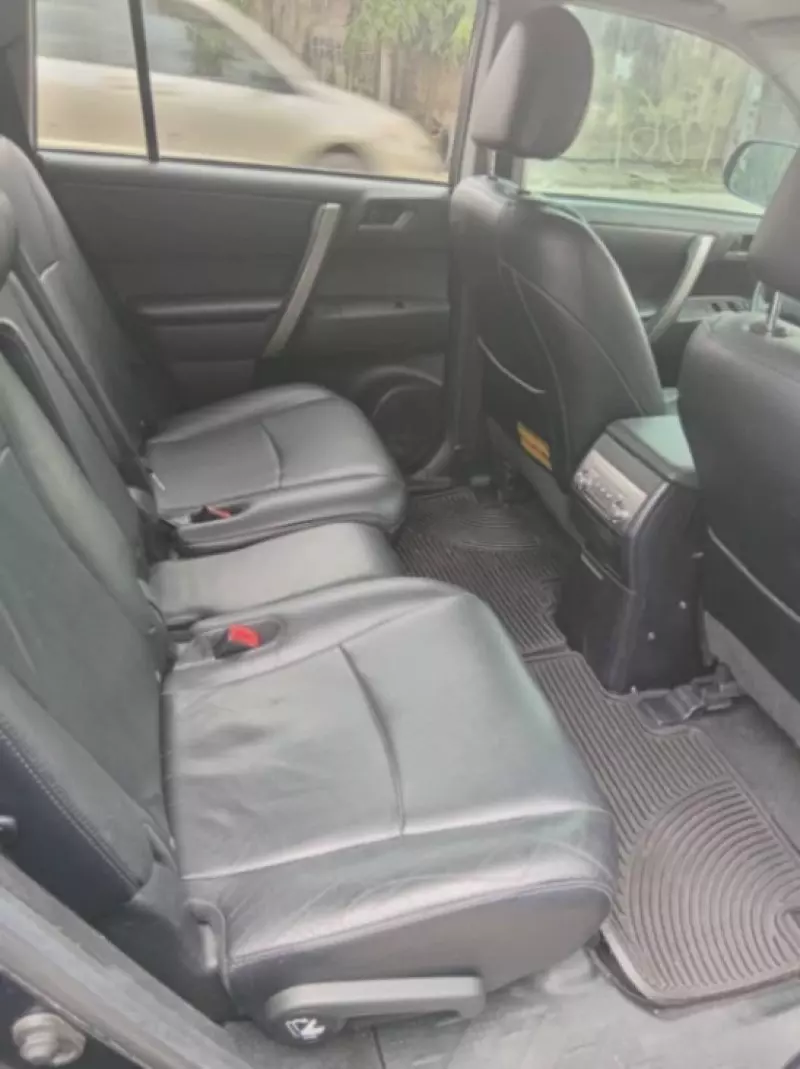 TOYOTA Highlander   - 2011