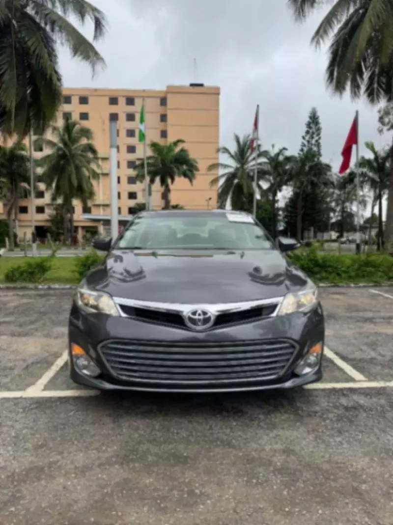 Toyota Avalon   - 2013