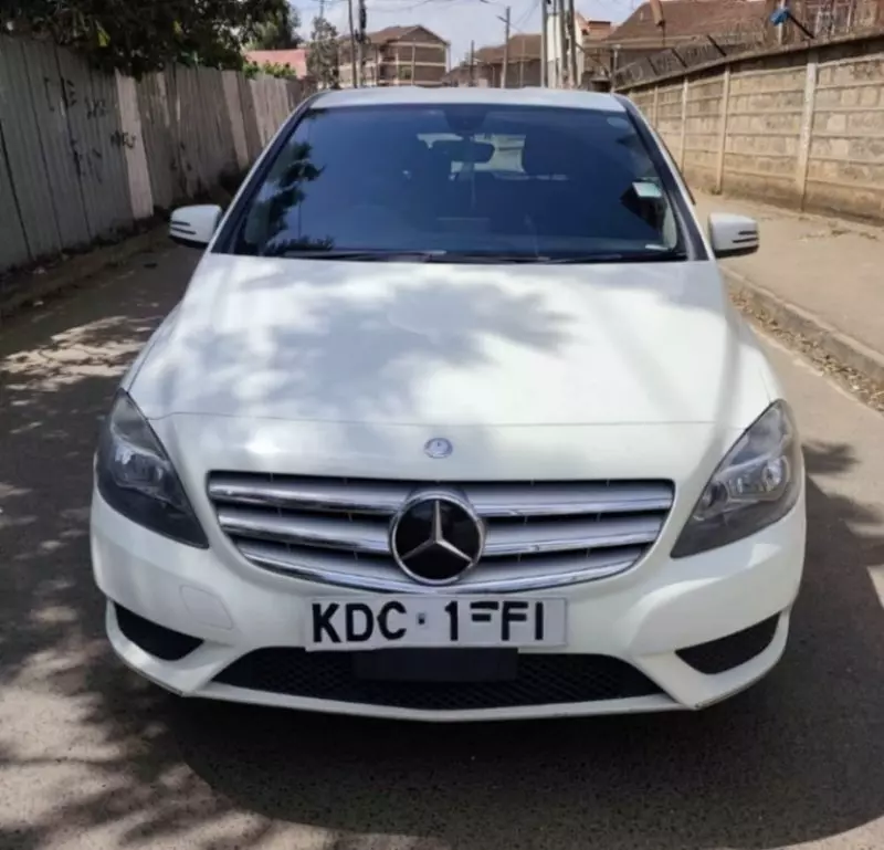 Mercedes-Benz B 180   - 2014