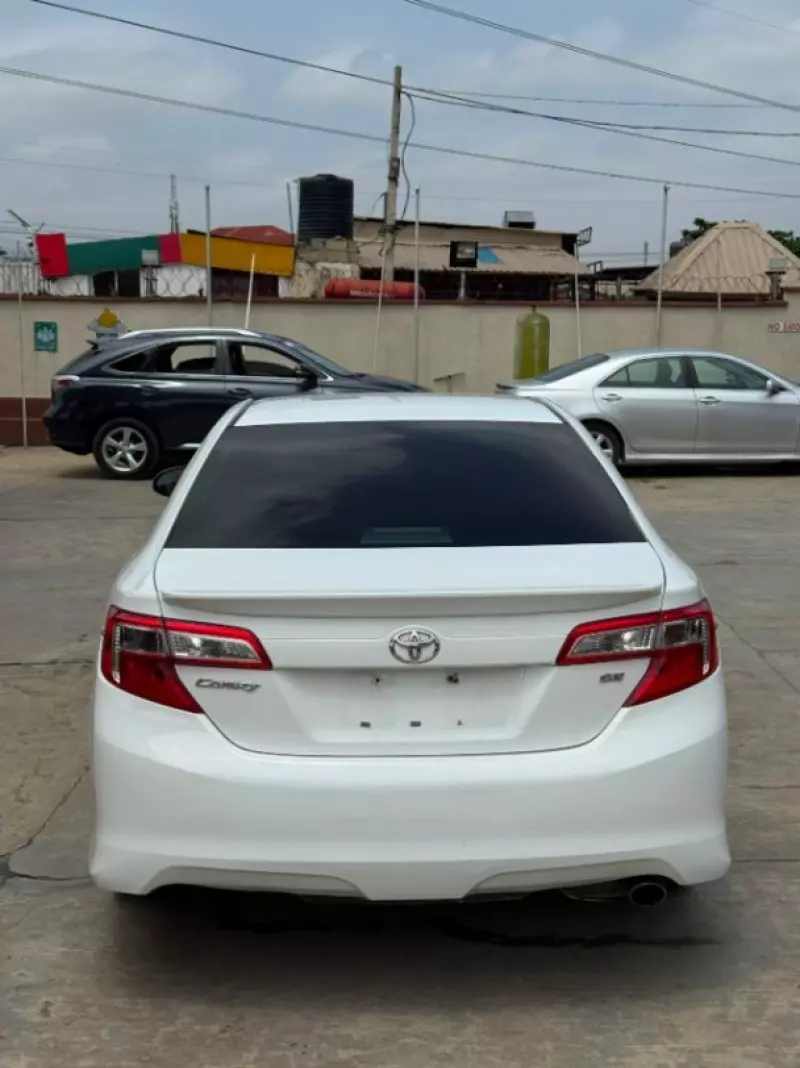 TOYOTA Camry   - 2014