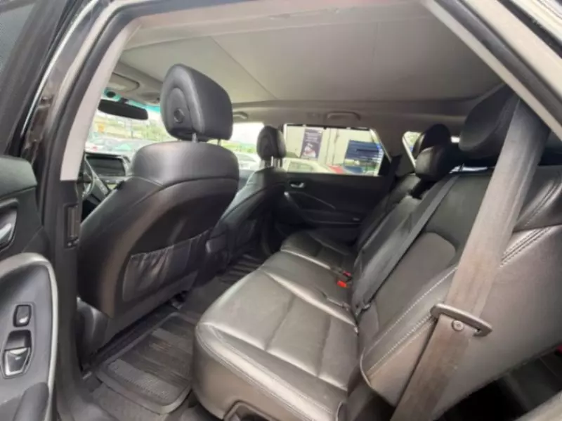 Hyundai Santa Fe   - 2015