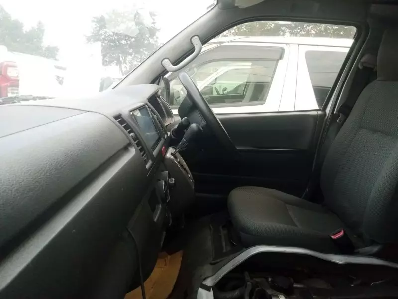 Toyota Hiace   - 2014