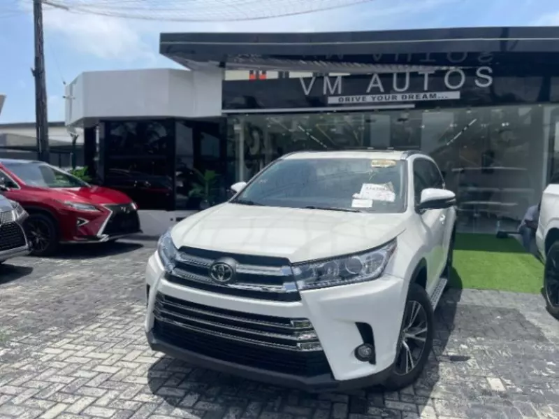 TOYOTA Highlander   - 2016