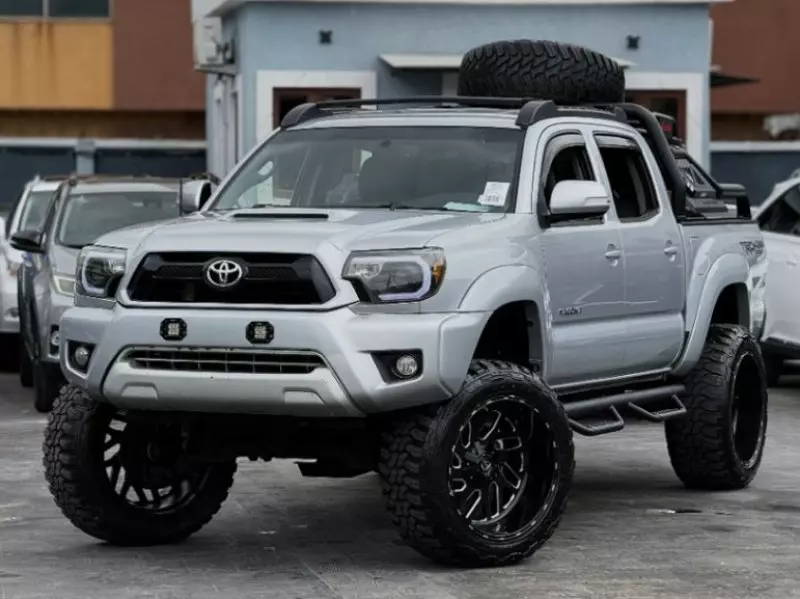 Toyota Tacoma   - 2012