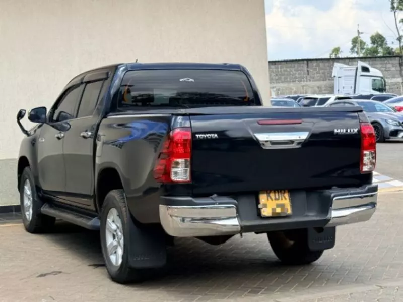 Toyota Hilux    - 2018