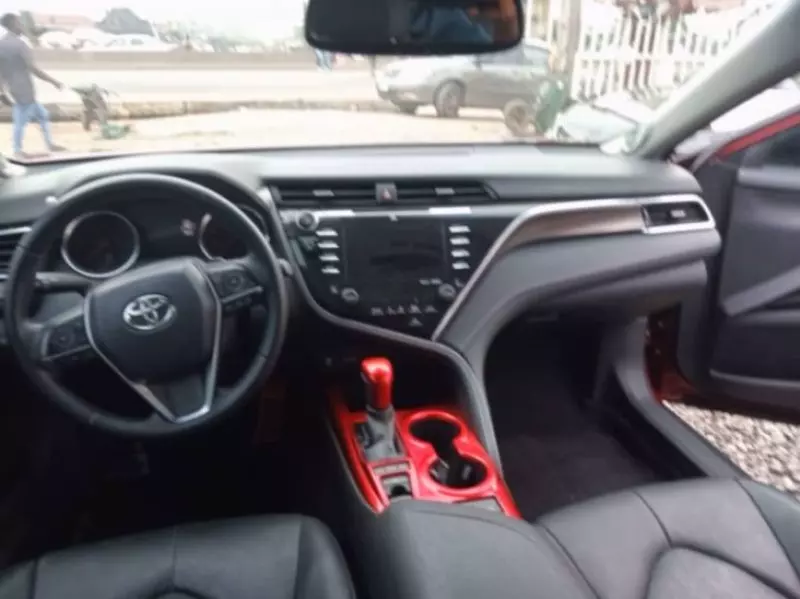 Toyota Camry   - 2018