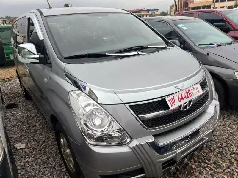 Hyundai H-1 Starex   - 2012