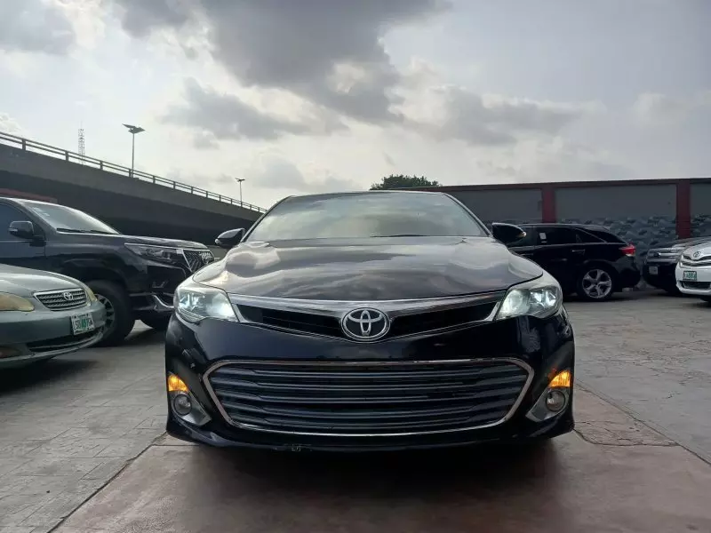 Toyota Avalon - 2015