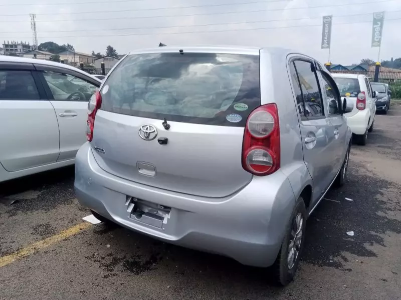 Toyota Passo   - 2012