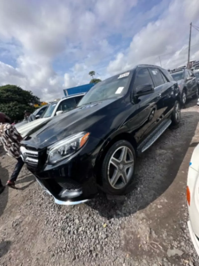 Mercedes-Benz GLE 400   - 2017