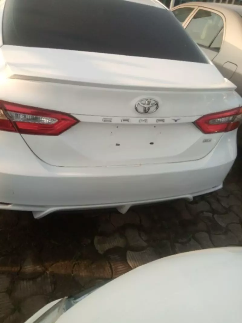 Toyota Camry   - 2018