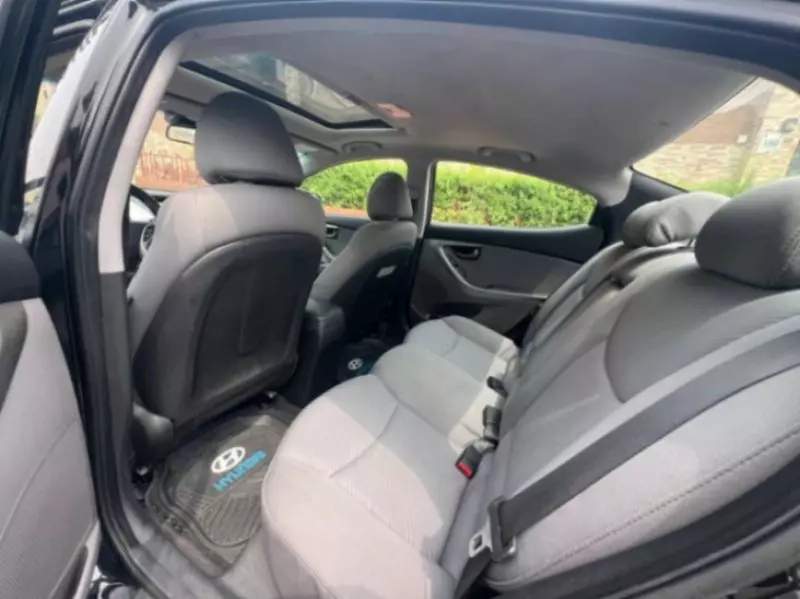 Hyundai Elantra   - 2013