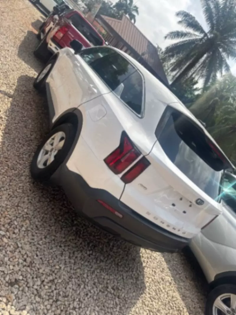 KIA Sorento EX   - 2021